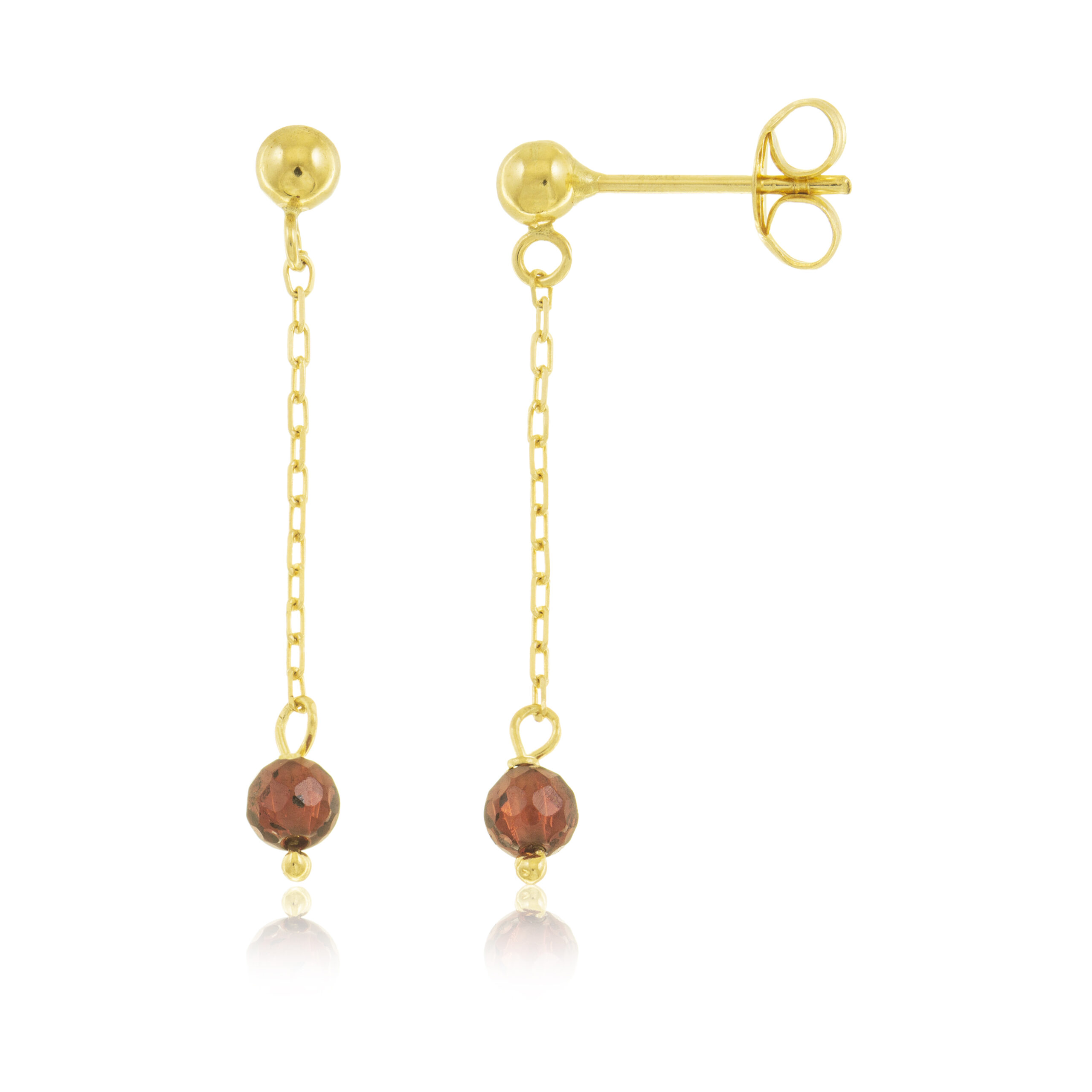 Foto de producto con fondo blanco que muestra pendientes de oro 18k largos para mujer con piedra granate